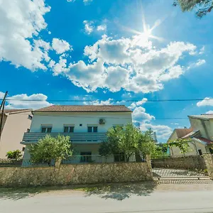  Apartman Brekalo