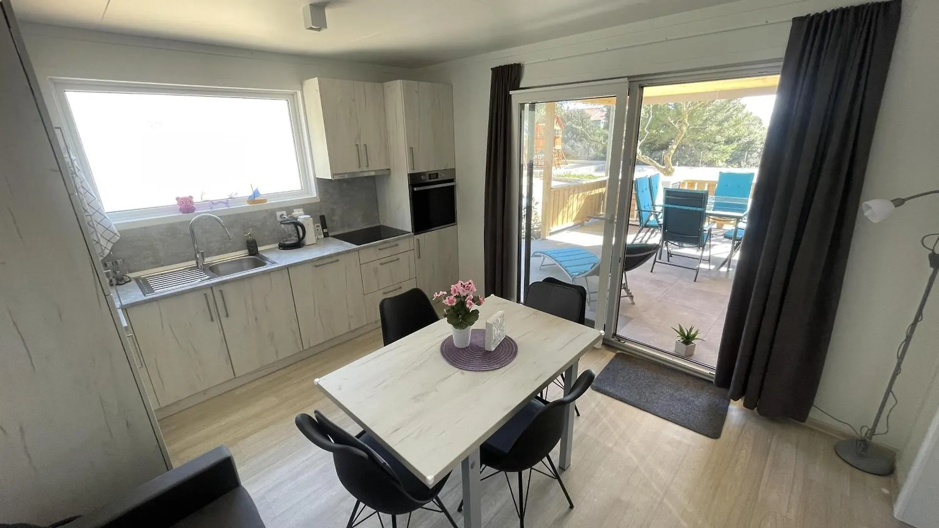 Arabela Lux Villa Pakostane 0*,